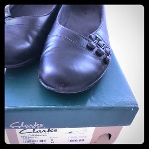 Clark’s black flats